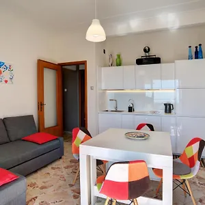 https://top-floor-aparthotel-bentivoglio.catania-hotels.net